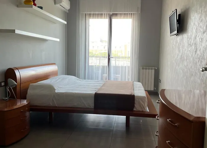 Sun-kissed Seaside Retreat: Your Getaway Affittacamere Pescara