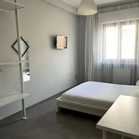 Sun-kissed Seaside Retreat: Your Getaway Affittacamere Pescara
