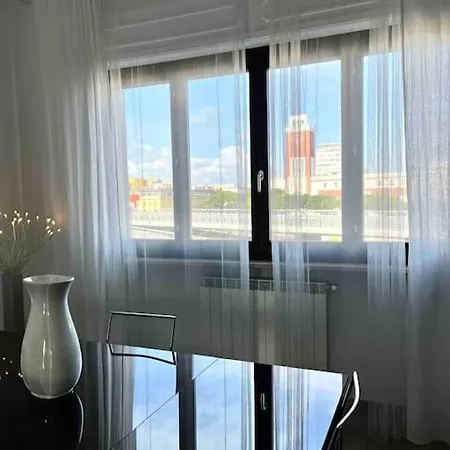 Sun-kissed Seaside Retreat: Your Getaway 3* 페스카라