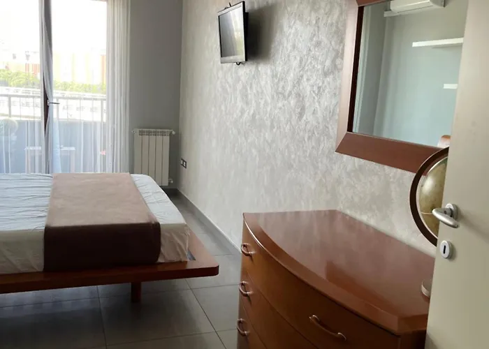 Sun-kissed Seaside Retreat: Your Getaway 3* Pescara